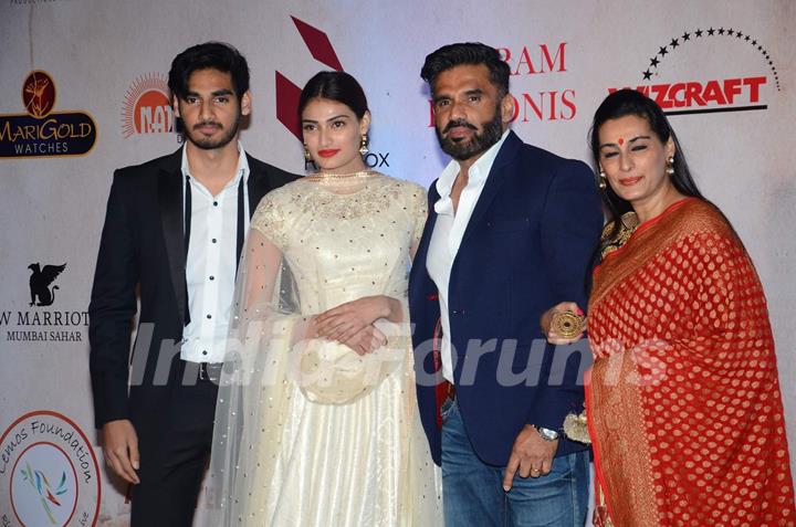 Athiya Shetty, Suniel Shetty and Mana Shetty at Vikram Phadnis' 25th Anniversary Celebration