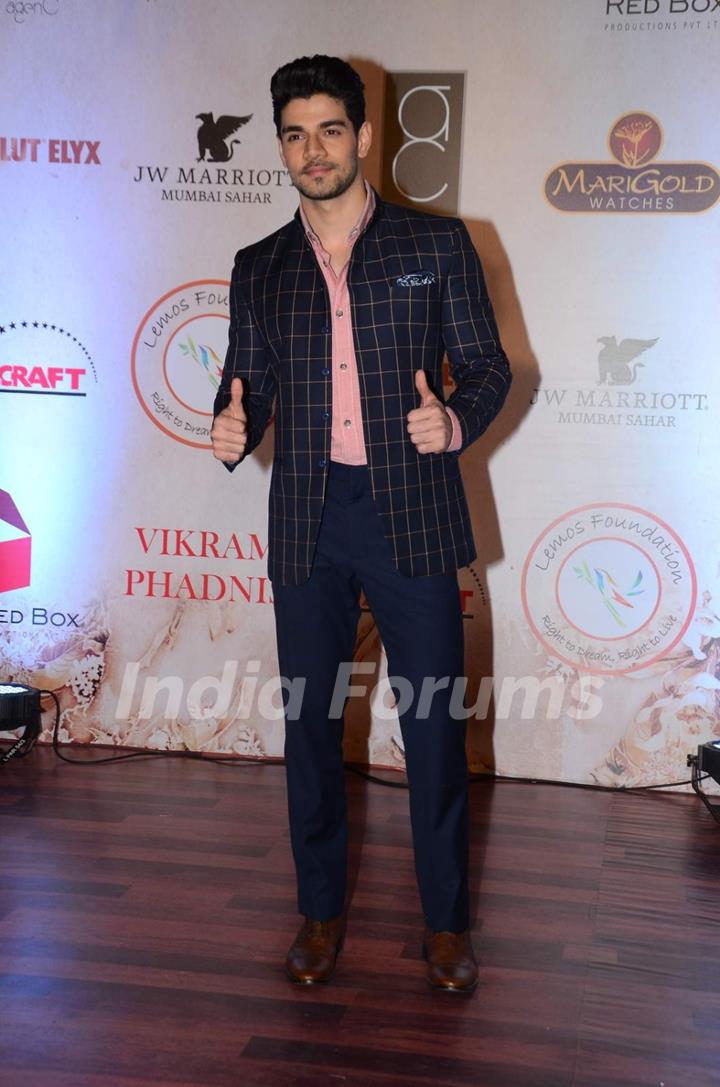 Sooraj Pancholi at Vikram Phadnis' 25th Anniversary Celebration