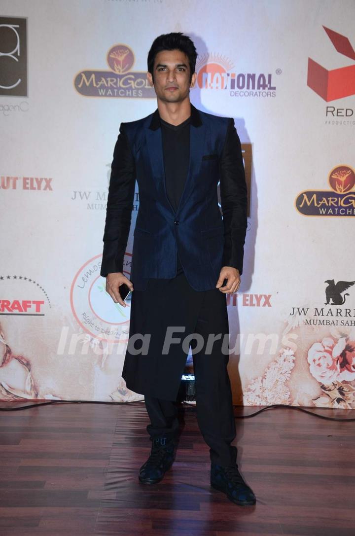 Sushant Singh Rajput at Vikram Phadnis' 25th Anniversary Celebration