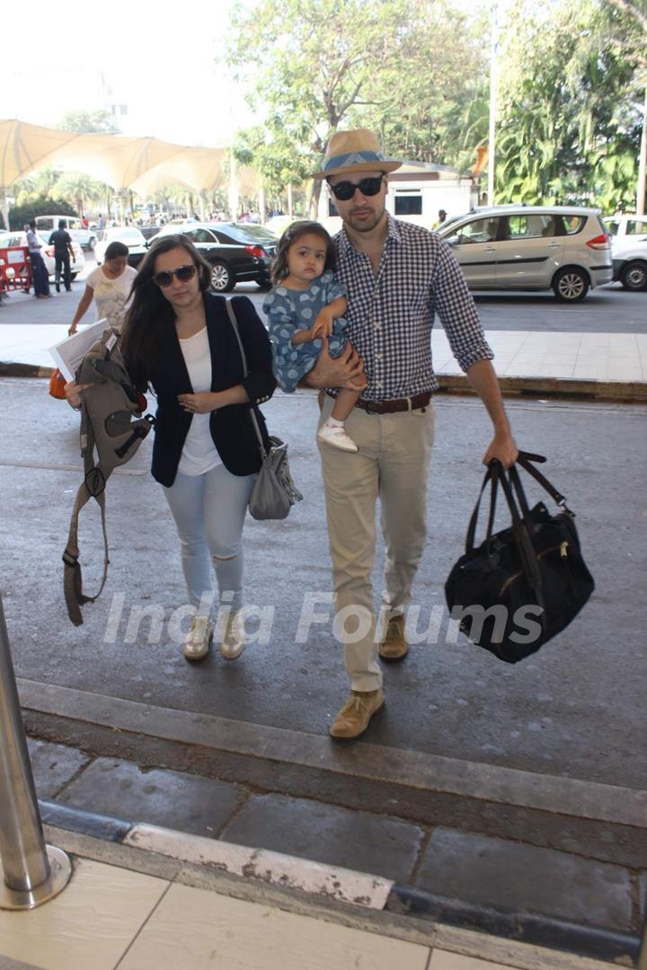 Imran Khan Snapped carrying his beautiful baby girl Imara at Airport