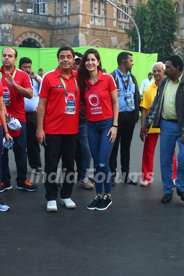 Katrina Kaif and Ronnie Screwvala at Mumbai Marathon