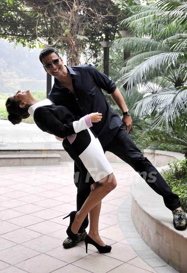 Akshay and Nimrat at Press Meet of Airlift at Le-Meridain, Delhi