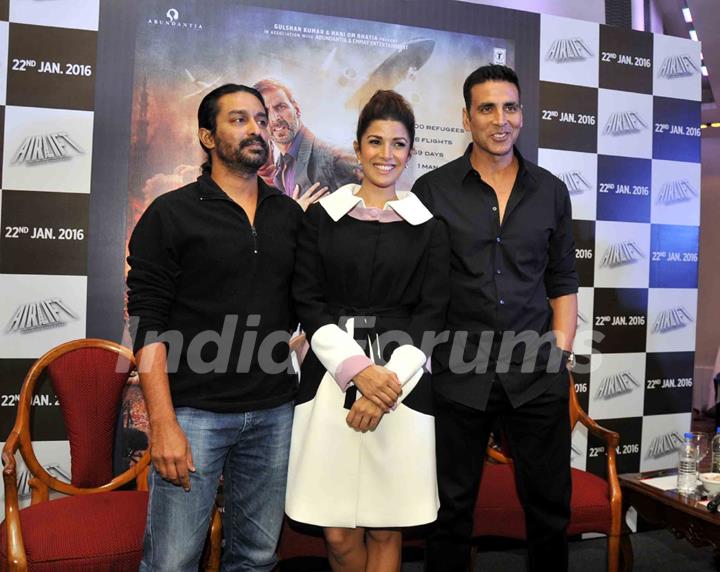 Akshay and Nimrat at Press Meet of Airlift at Le-Meridain, Delhi