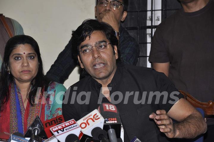Ashutosh Rana and Renuka Shahane at Press Meet of CINTAA for 'Kiku Sharda'