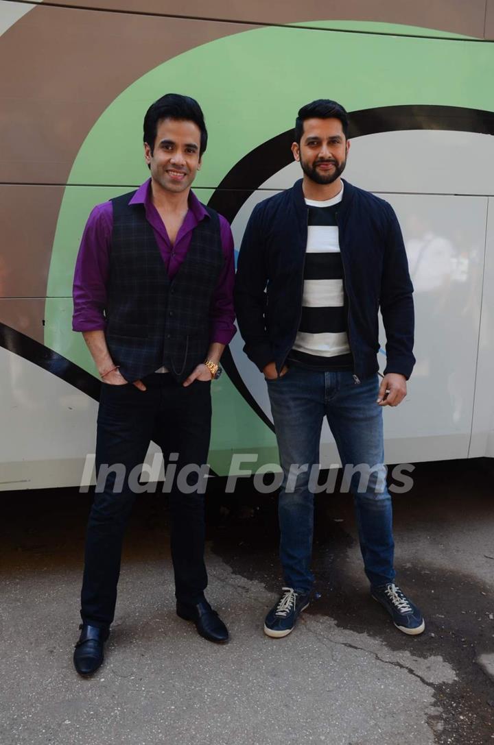 Tusshar Kapoor and Aftab Shivdasani on Locations of Kyaa Kool Hain Hum 3 Sets