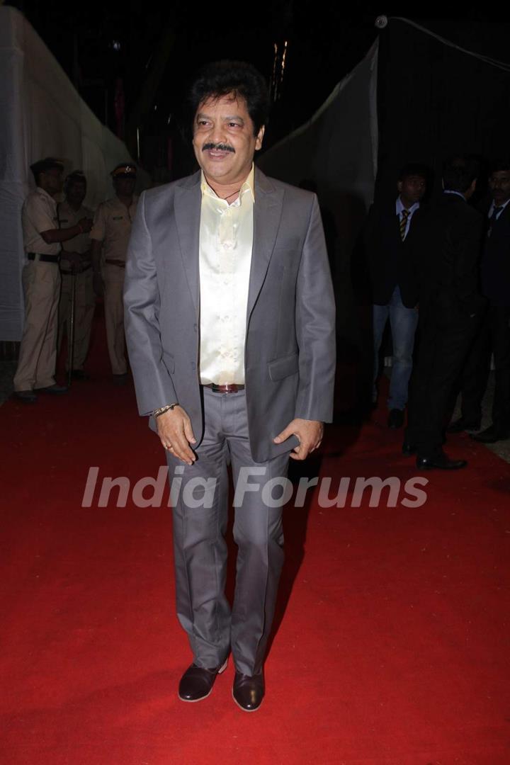 Udit Narayan at Umang Police Show 2016