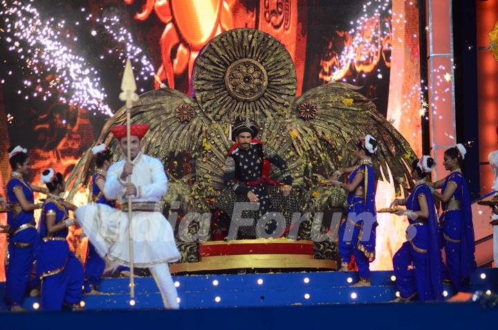 Ranveer Singh in Bajirao Avataar at Umang Police Show 2016