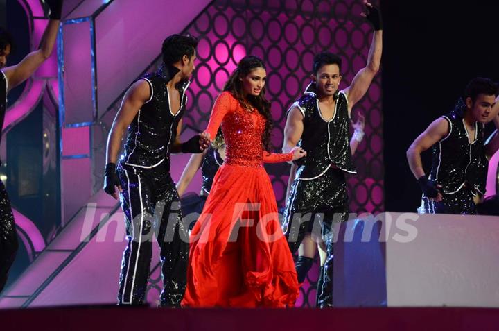 Athiya Shetty Performs at Umang Police Show 2016