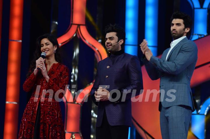 Manish Paul, Katrina Kaif and Aditya Roy Kapur at Umang Police Show 2016