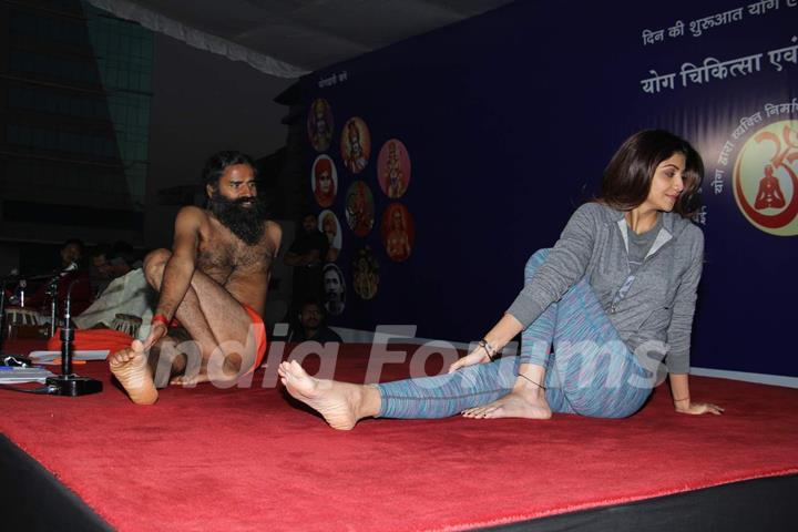 Shilpa Shetty at Baba Ramdev's 'Yog Chikitsa' Campaign