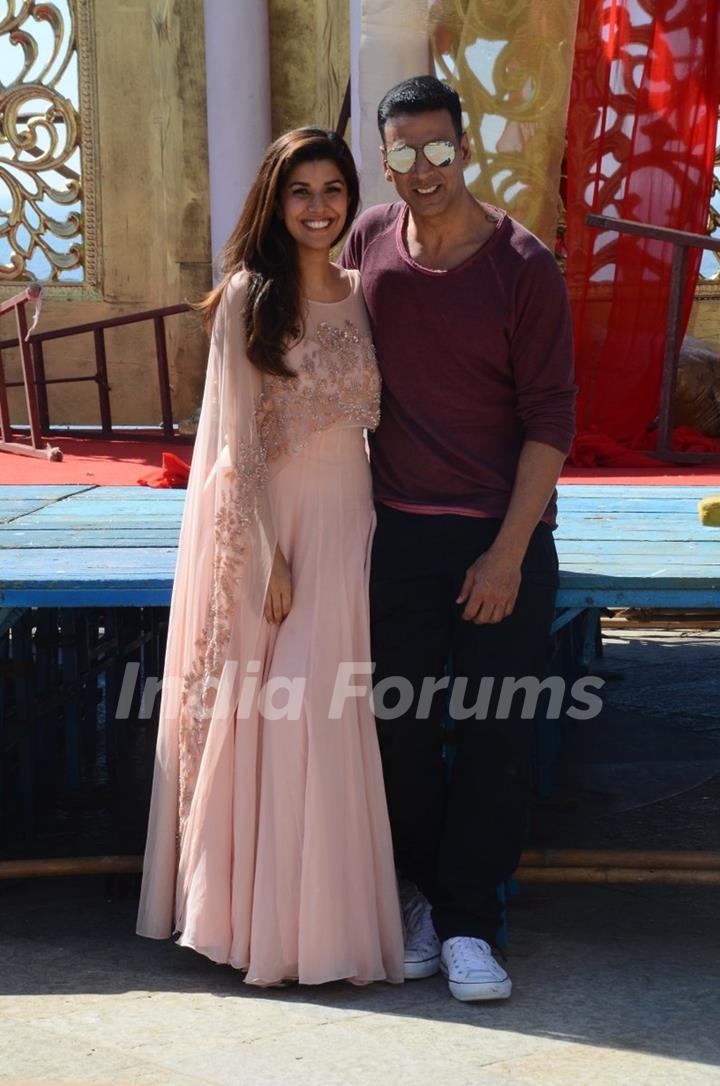 Akshay Kumar and Nimrat Kaur at Press Meet of Airlift at Sun N Sand, Juhu