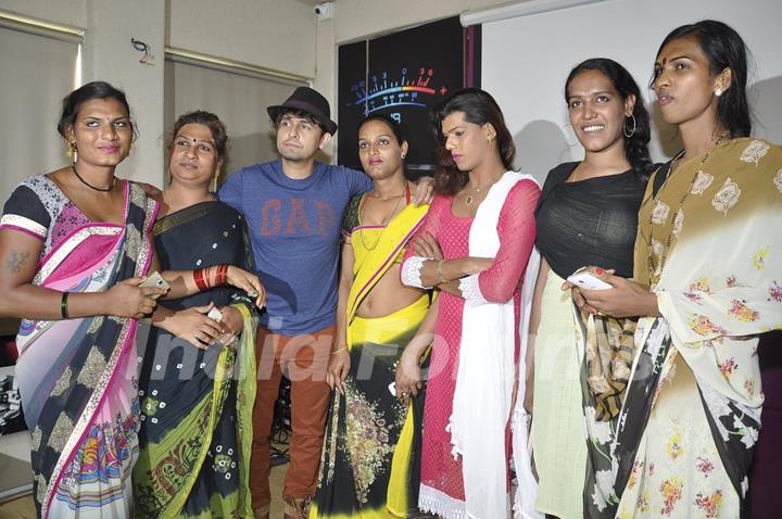 Sonu Nigam at Launch of Transgender Band - 6 Pack's 'Rab De Bande' Song