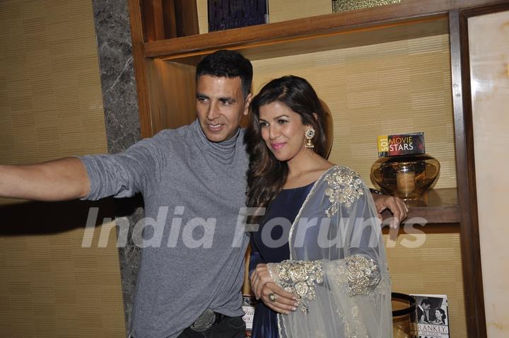 Nimrat Kaur and Akshay Kumar at Promotions of 'Airlift' - Team Meets Audience