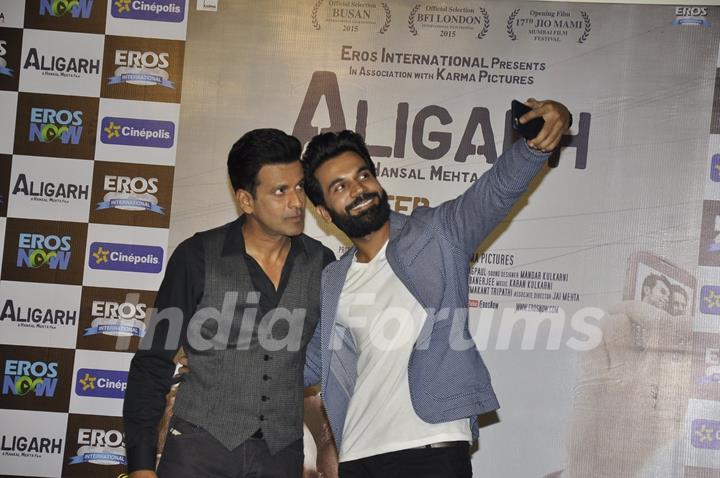 Manoj Bajpayee and Rajkummar Rao Clicks Selfie at Trailer Launch of 'Aligarh'