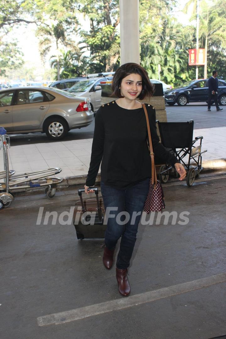 Sweet and Cute Prachi Desai Snapped at Airport