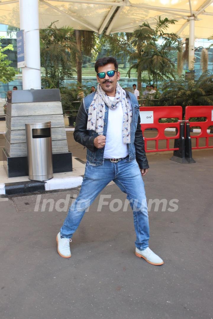 Ravi Kissen Snapped at Airport