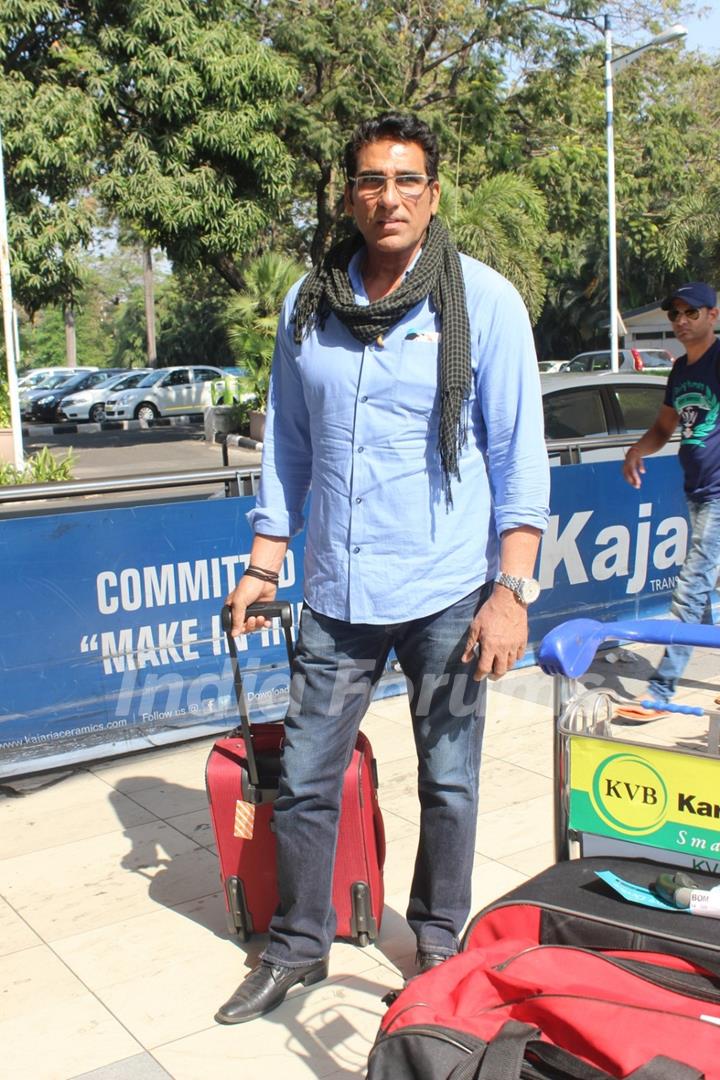 Mukesh Rishi Snapped at Airport