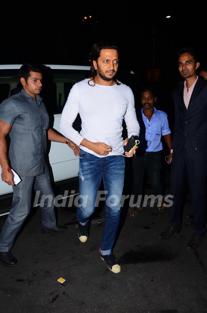 Riteish Deshmukh Snapped at Airport