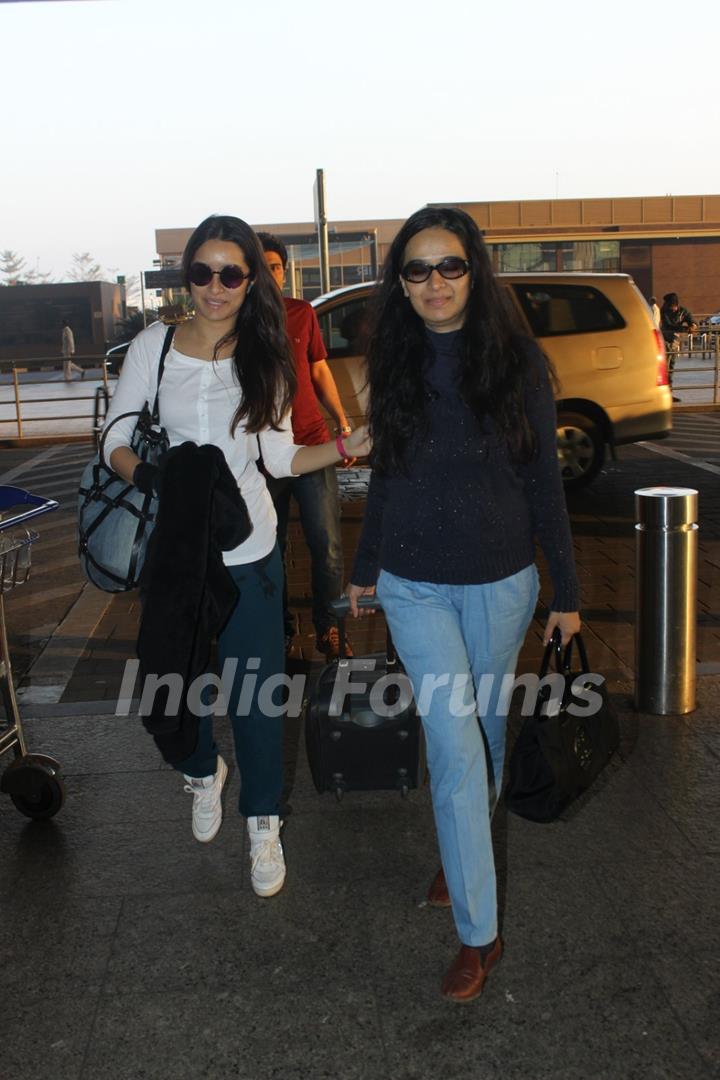 Shraddha Kapoor Snapped with Mother at Airport