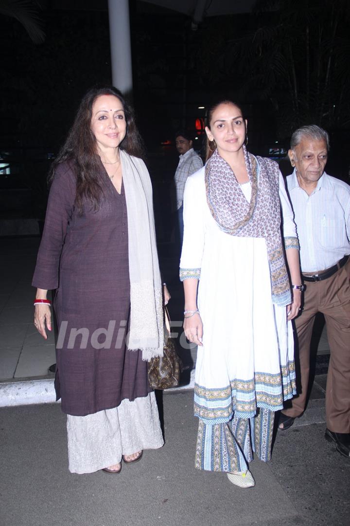 Hema Malini and Esha Deol Snapped at Airport