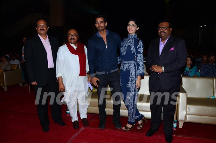 Mawra Hocane and Harshvardhan Rane Promotes Sanam Teri Kasam at MET Utsav