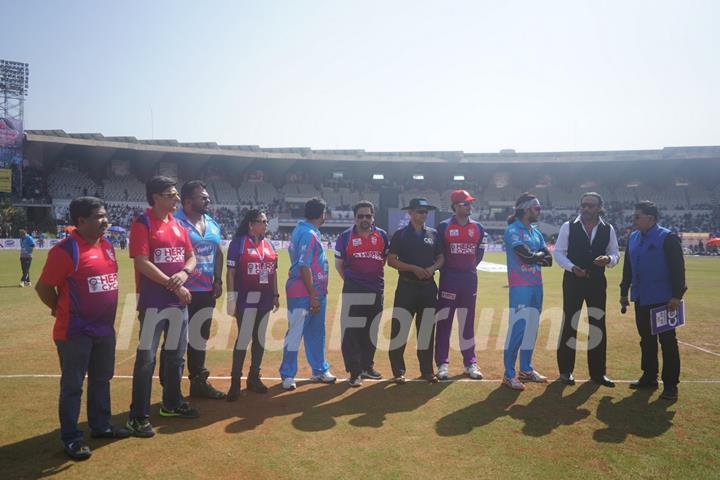 Jackie Shroff and Riteish Deshmukh Snapped at CCL Match Between Mumbai Heroes and Bengal Tigers