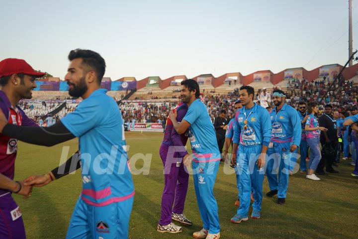 Jay Bhanushali and Shabbir Ahluwalia Snapped at CCL Match