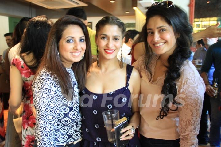 Munisha Khatwani and Shilpa at Launch of 'The Beer Cafe'