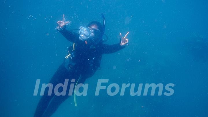 Sonakshi Sinha Goes Scuba Diving