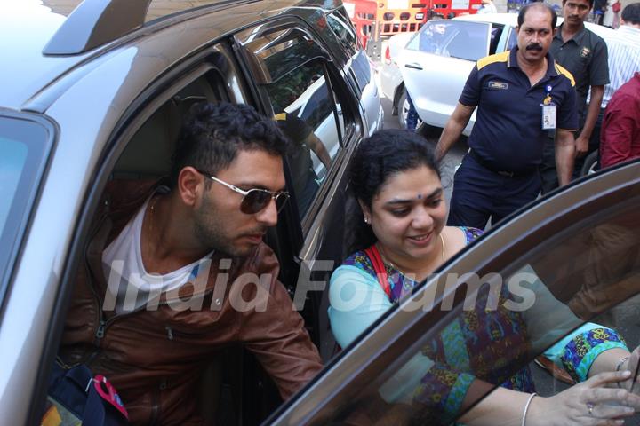 Yuvraj Singh Snapped at Airport