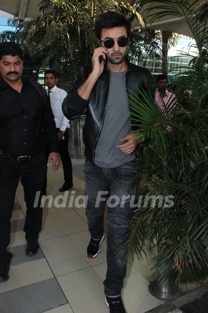 Ranbir Kapoor Snapped at Airport