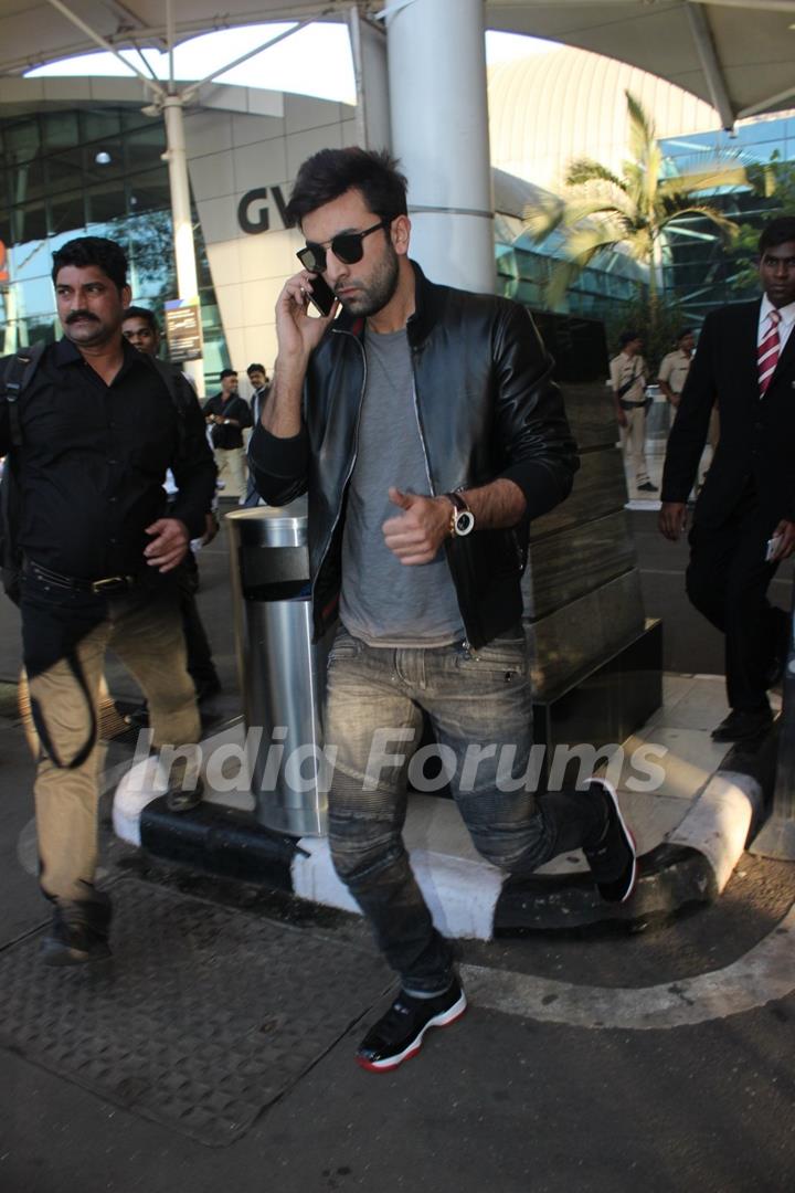 Ranbir Kapoor Snapped at Airport