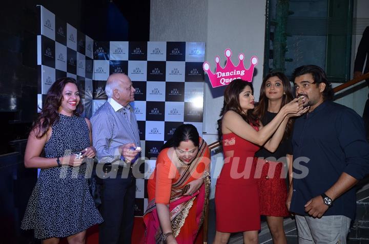 R. Madhavan with Wife Sarita at Shamita Shetty's Birthday Bash