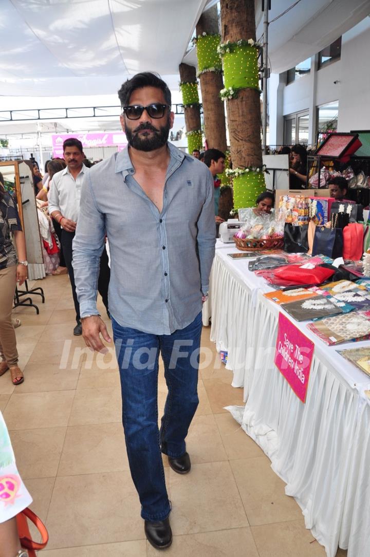 Suniel Shetty at Araaish Exhibition 2016