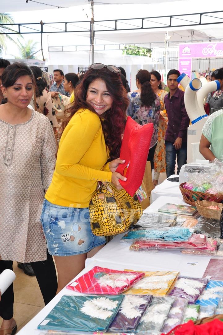 Tanishaa Mukherji at Araaish Exhibition 2016