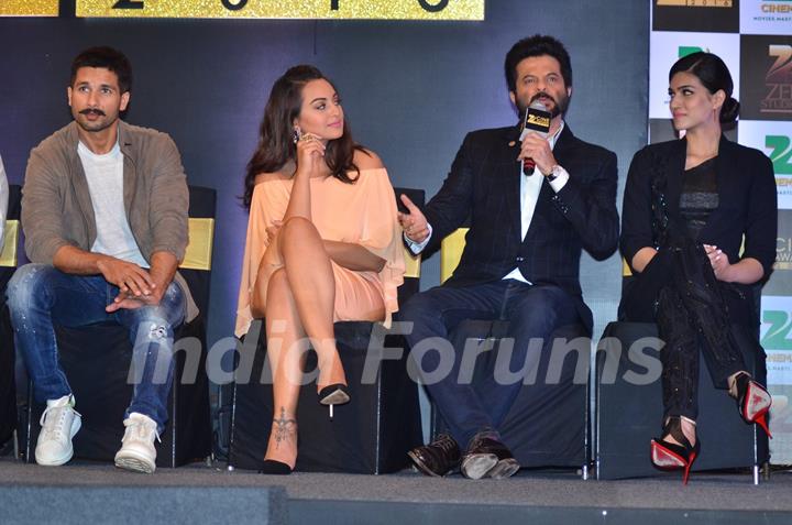 Shahid Kapoor, Anil Kapoor, Kriti Sanon and Sonakshi Sinha at Press Meet of Zee Cine Awards