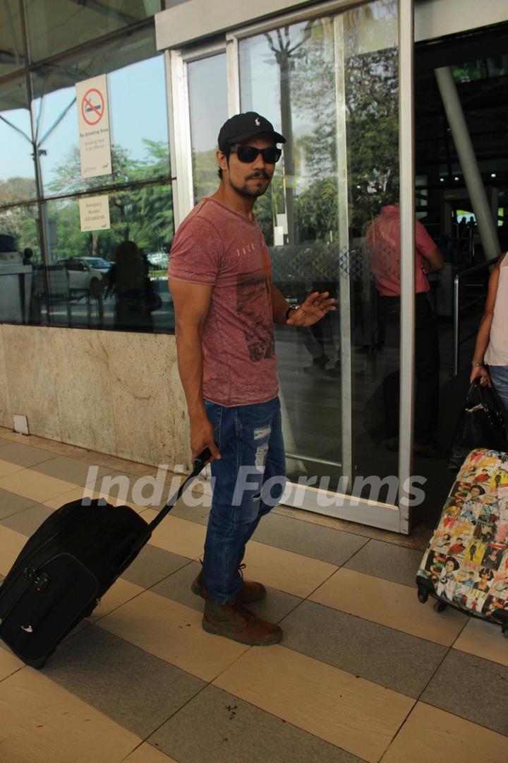 Randeep Hooda was spotted at Airport