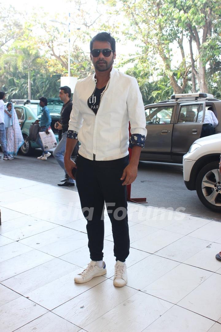 Shabbir Ahluwalia was spotted at Airport