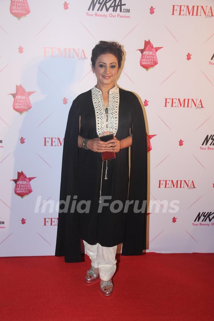 Divya Dutta poses for the media at Femina Beauty Awards 2016