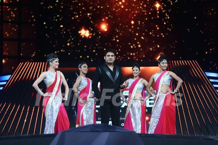 Interesting Pictures from the 61st Filmfare Awards Performances