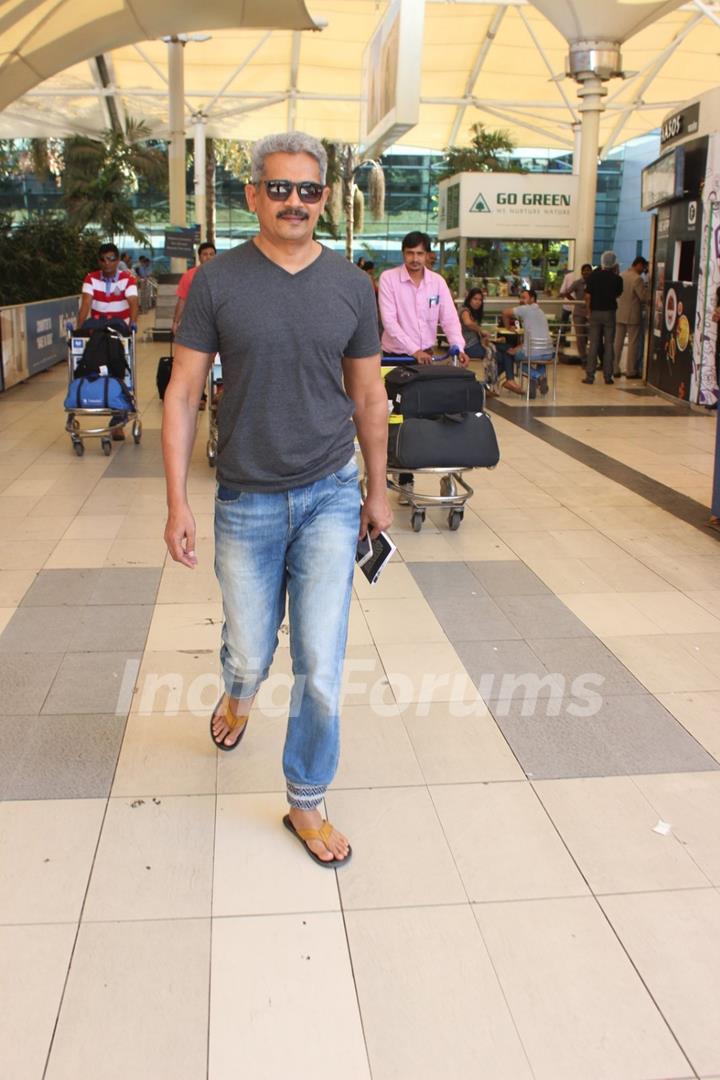 Atul Kulkarni Snapped at Airport