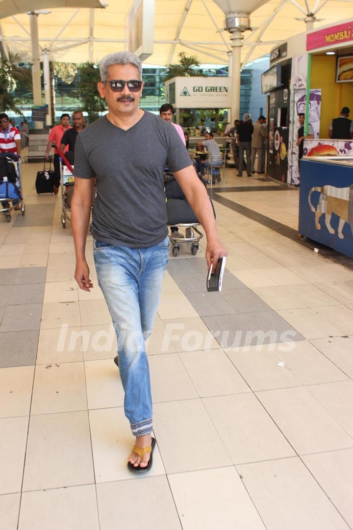 Atul Kulkarni Snapped at Airport