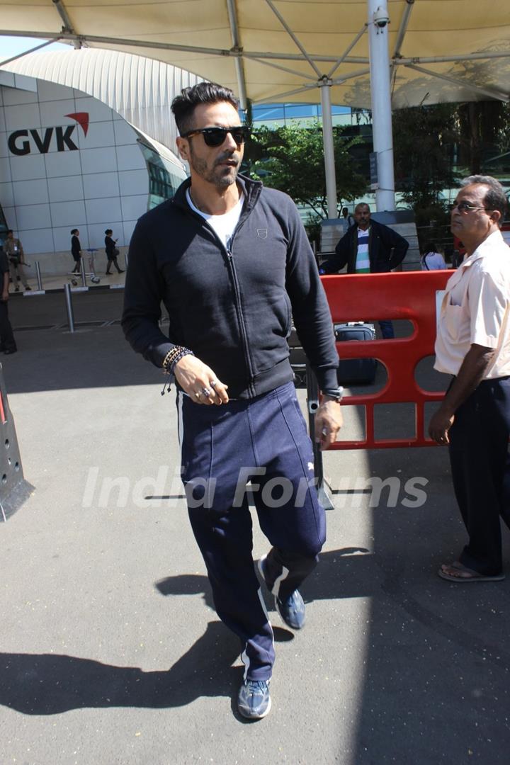 Arjun Rampal Snapped at Airport