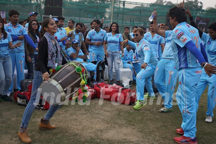 Celebs at 'Celebrity Cricket League' Match