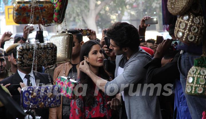 Katrina Kaif and Aditya Roy Kapur Shops at Janpath Market to Promote 'Fitoor'