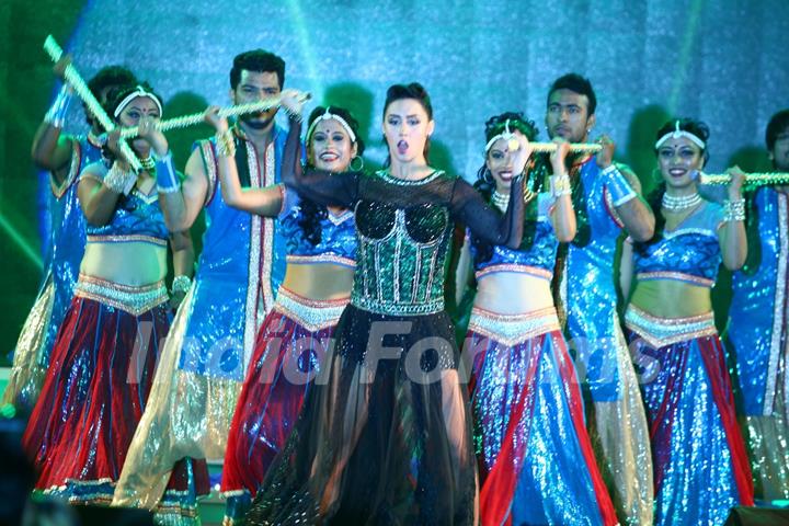 Lauren Gottlieb Performs at National Jewellery Awards 2016