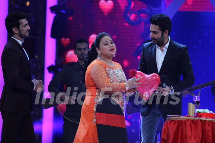 Shekhar Ravjiani Promotes Neerja on Star Plus' Valentine Day Special Episode - Ishkiyaon Dhishkiyaon