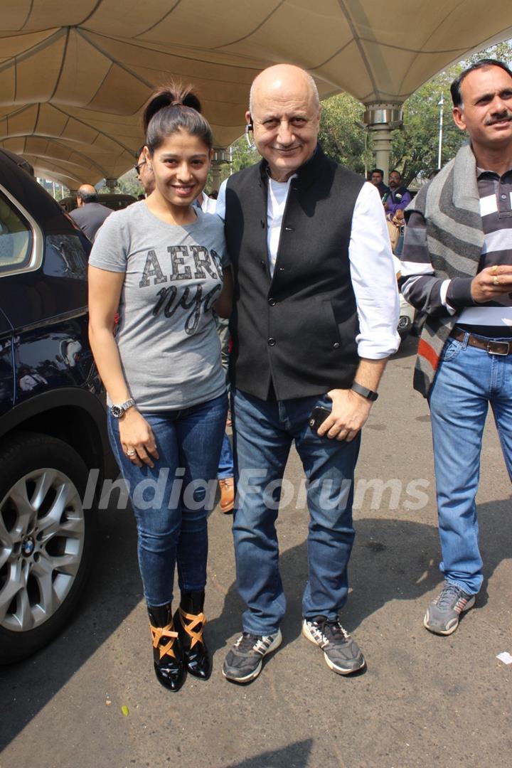 Anupam Kher and Singer Sunidhi Chauhan Snapped at Airport