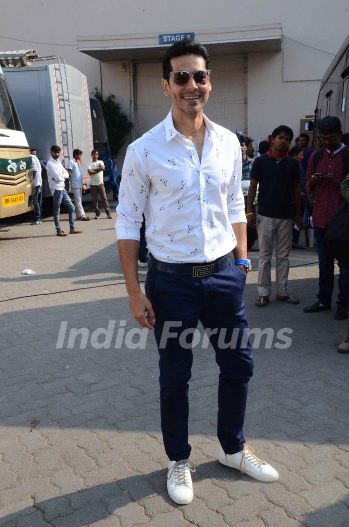 Dino Morea Snapped at Mehboob Studio!