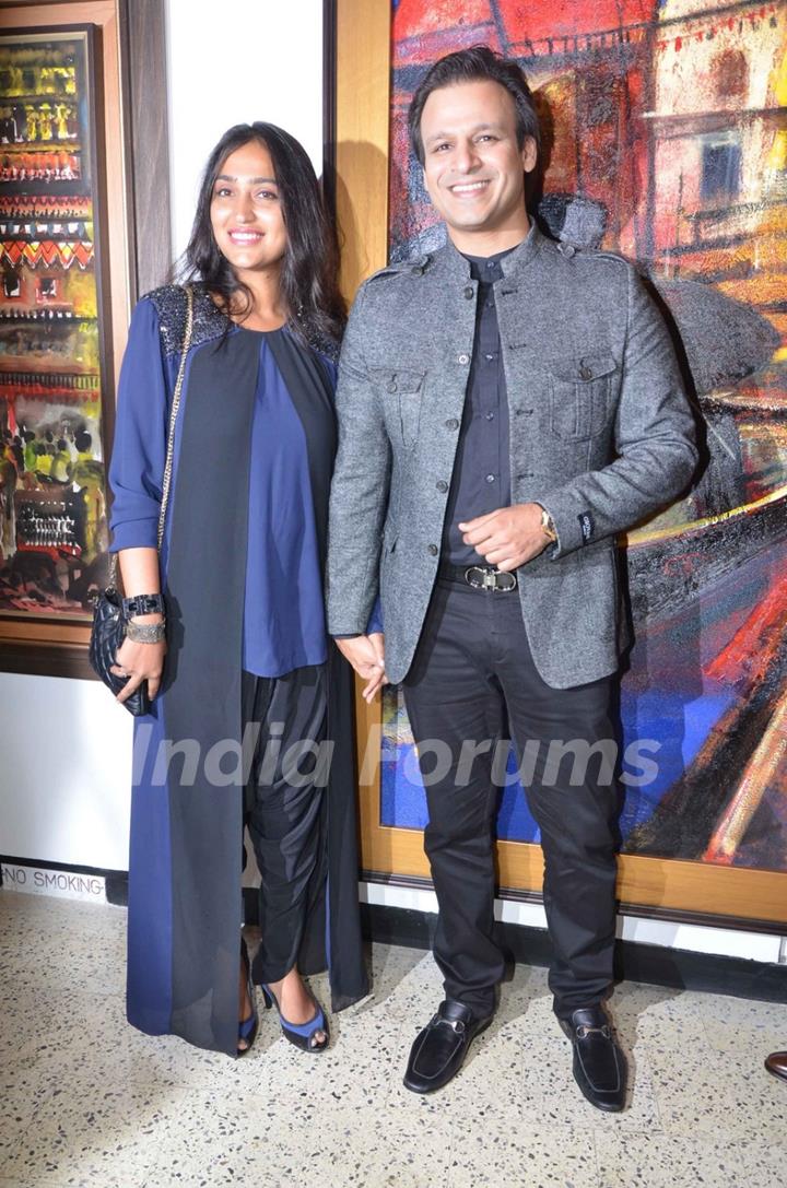 Vivek Oberoi with Wife Priyanka Alva at an Art Exhibition